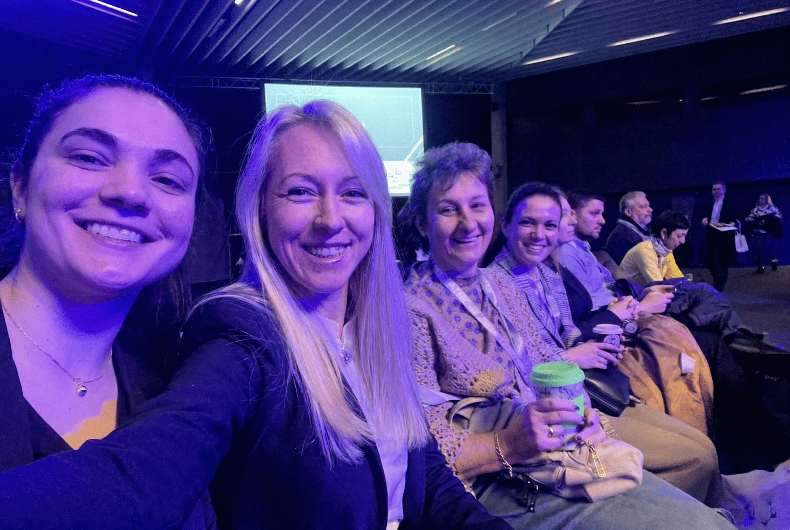 Фармацевти на конференция